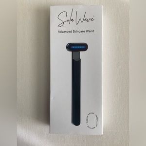 Solawave bluelight therapy wand NEW